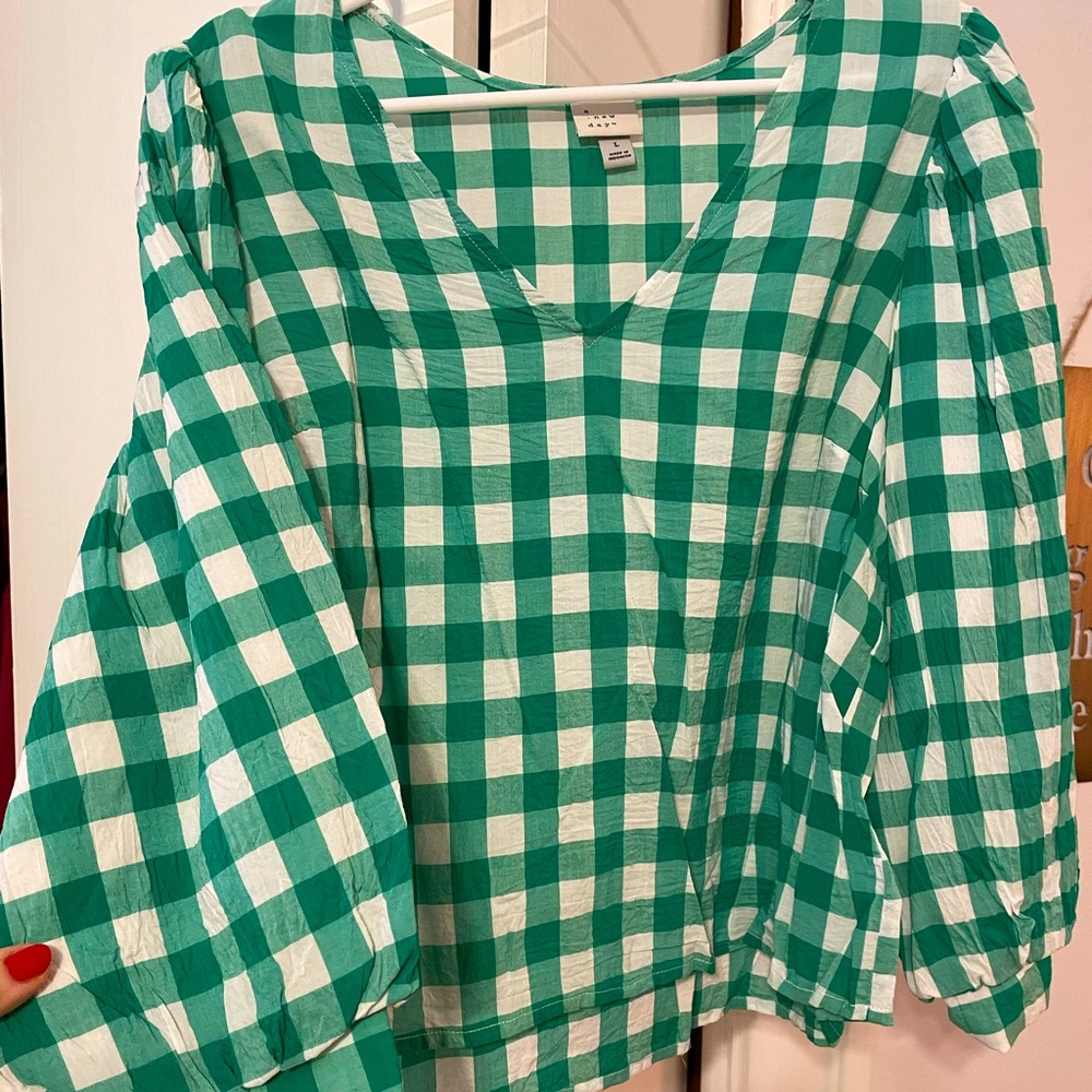 Like new crop puff sleeve gingham top